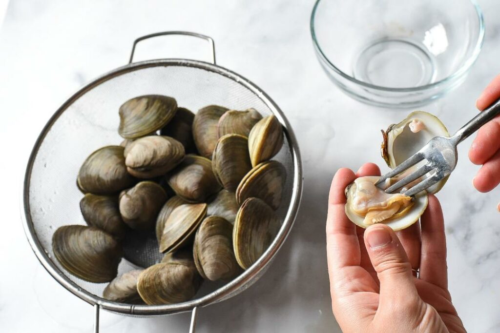 how to shuck clams for frying
