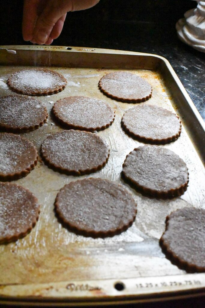 thin ginger snap cookies