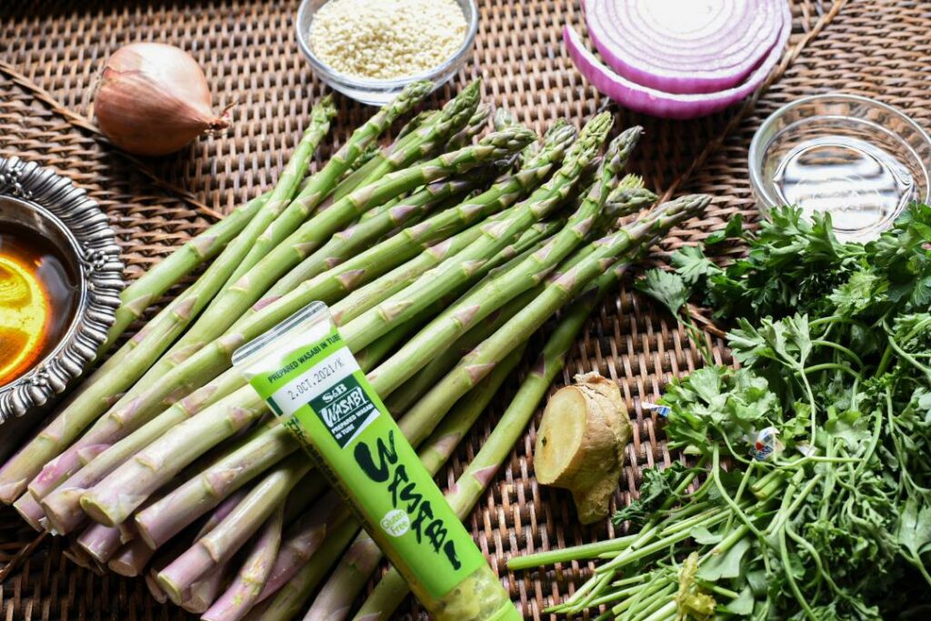 sesame asparagus with ginger and garlic