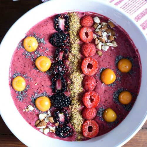 Blackberry Smoothie Bowl - Recipe Hippie