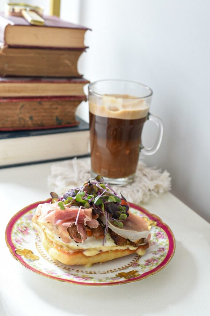 prosciutto and egg