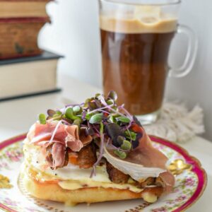 prosciutto and egg