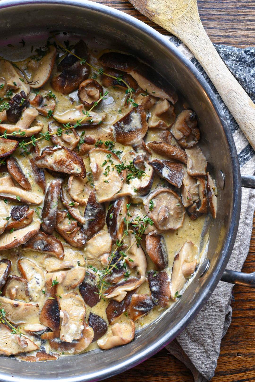 Creamy Mushrooms In Goat Cheese Sauce - Recipe Hippie